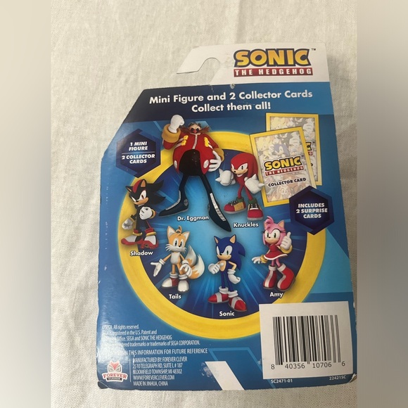 Sonic The Hedgehog Shadow 2.5” Action Figure+ 2 Collector Cards Sega New On Card - Picture 2 of 3